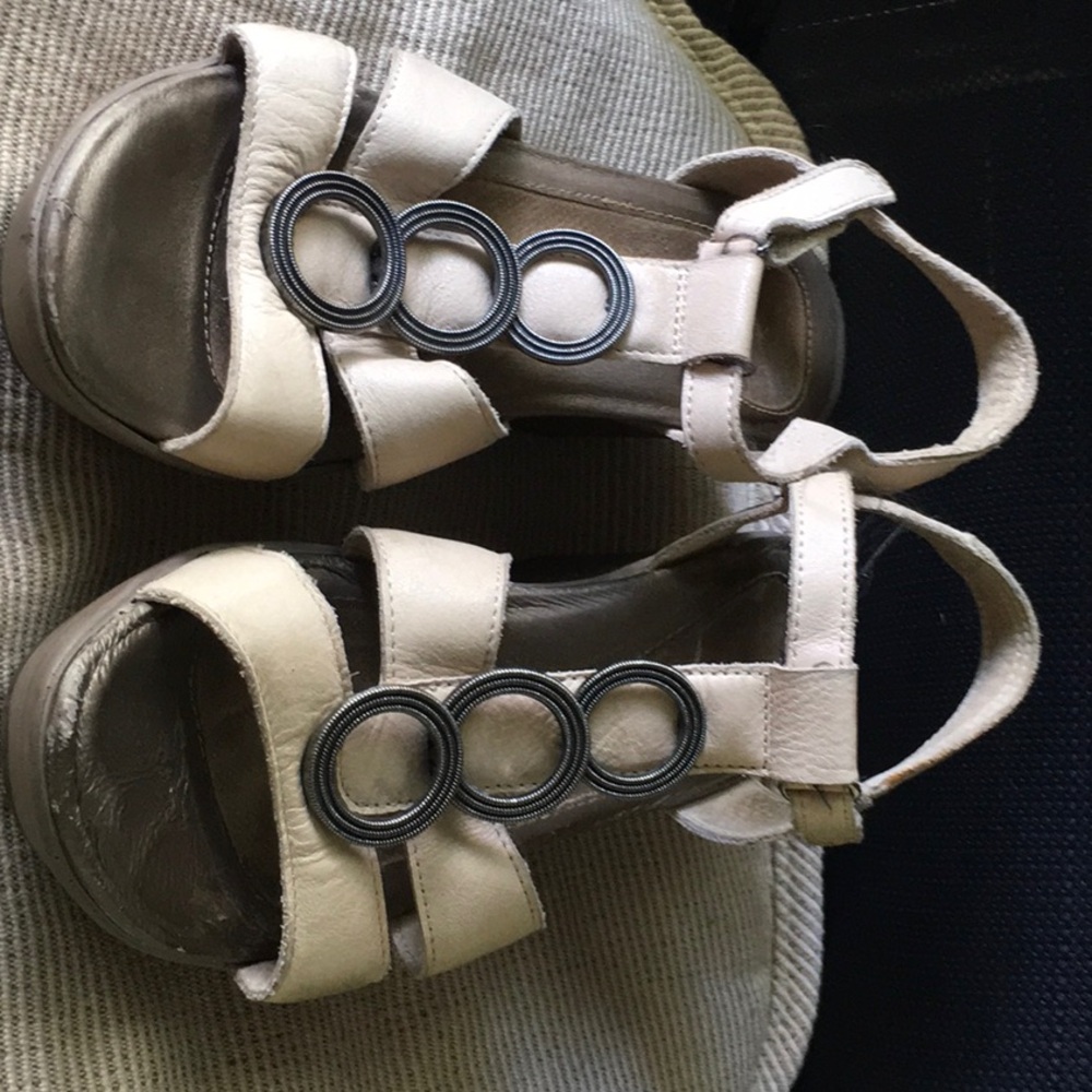 NAOT Stylish gladiator Cream Sandals with Circle Accents in Size EU 37.